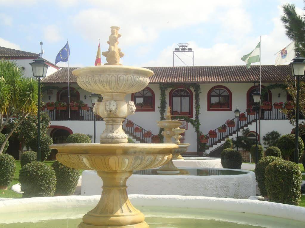 Hotel El Pilar La Carlota Exteriér fotografie